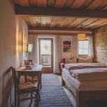 Doppelzimmer im Bauernhaus mit Frühstück