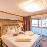 JL, Double room, separate toilet and shower/bathtub, no smoker
